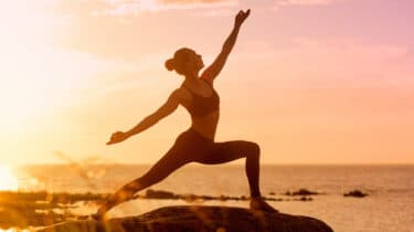6 benefícios da yoga para seu corpo e sua mente Artrite Reumatoide Dor  compartilhada é Dor Diminuída